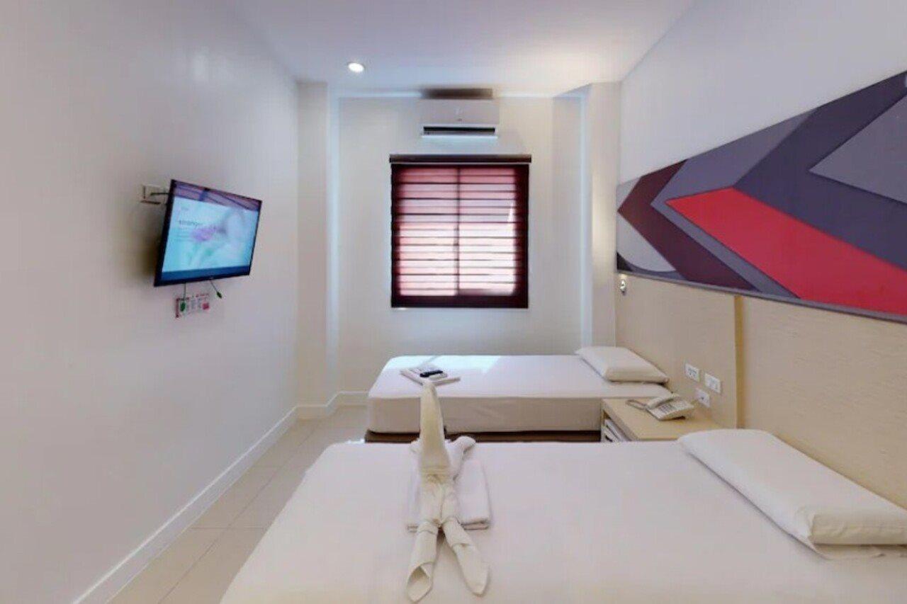 Go Hotels Cubao เกซอนซิตี้ ภายนอก รูปภาพ
