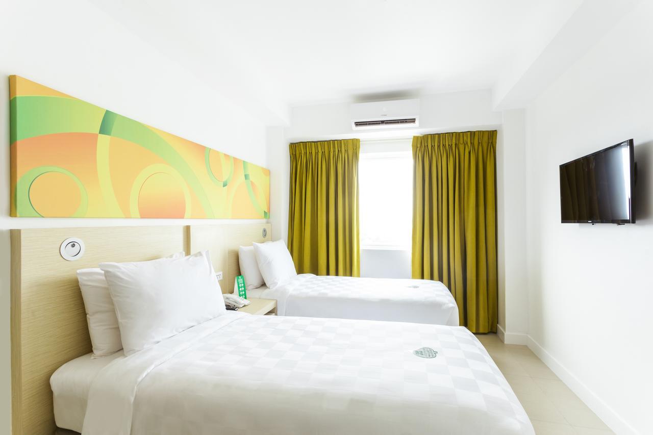Go Hotels Cubao เกซอนซิตี้ ภายนอก รูปภาพ