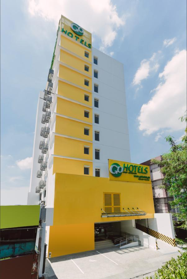 Go Hotels Cubao เกซอนซิตี้ ภายนอก รูปภาพ